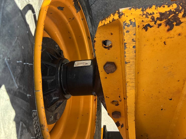 2018-jcb-930-image-43