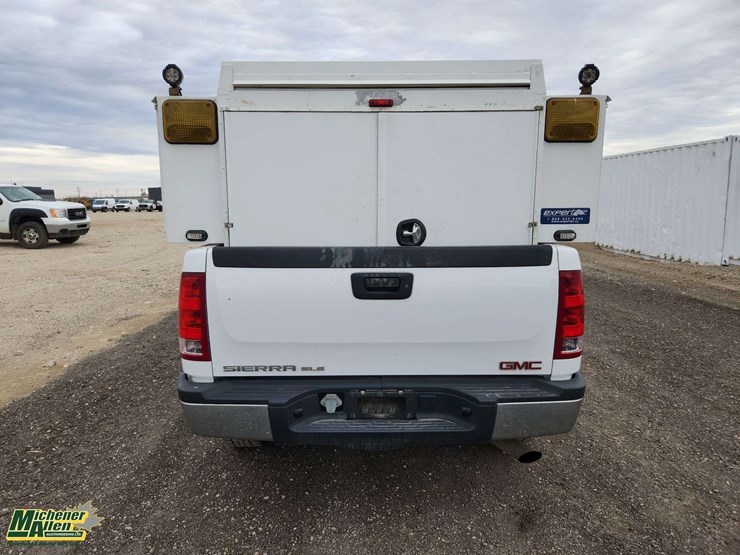 2013-gmc-sierra-2500hd-sle-image-4