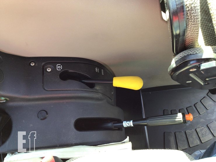 2019-case-ih-farmall-75a-image-21