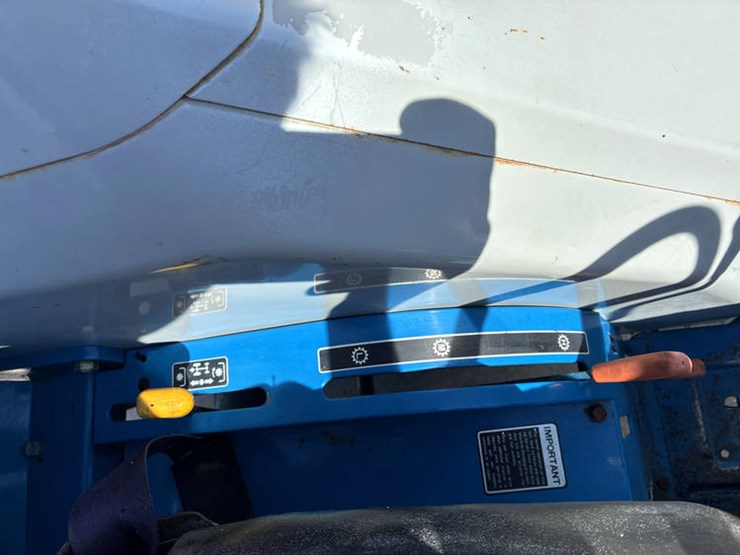 new-holland-2120-image-81