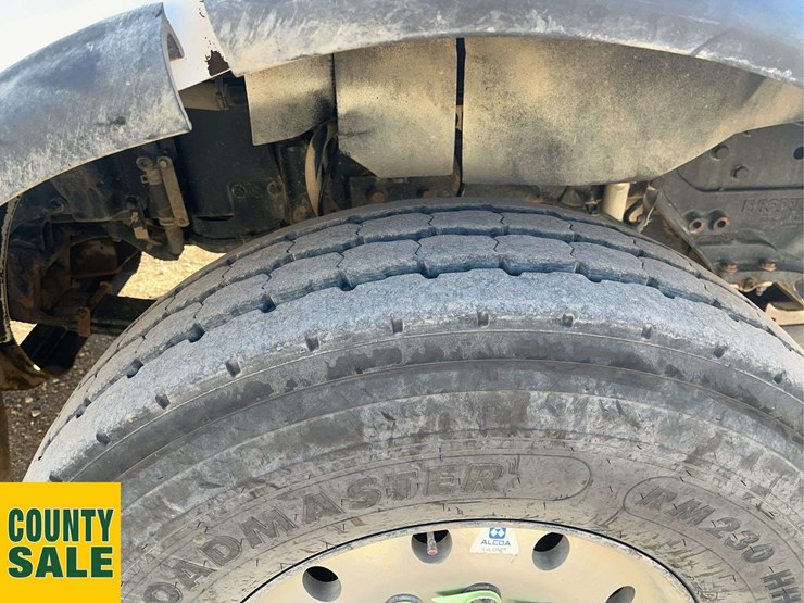 2016-kenworth-t800-image-10