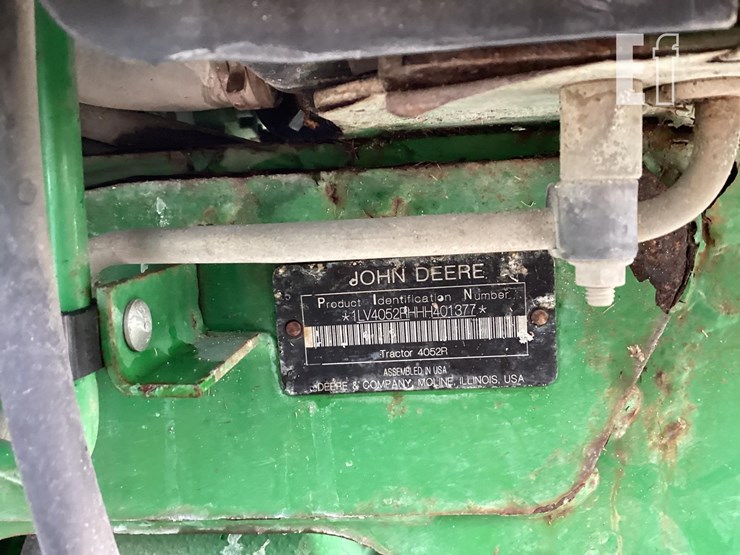 2017-john-deere-4052r-image-16