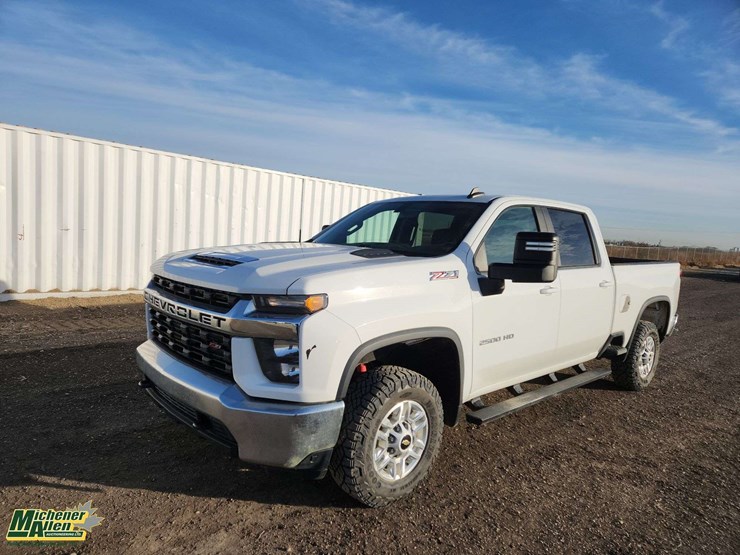 2021-chevrolet-silverado-2500hd-image-1