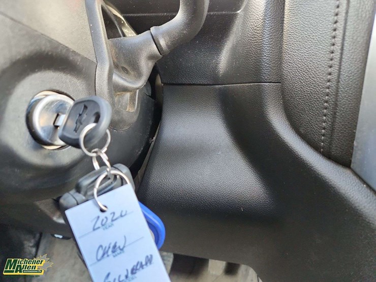 2021-chevrolet-silverado-2500hd-image-11