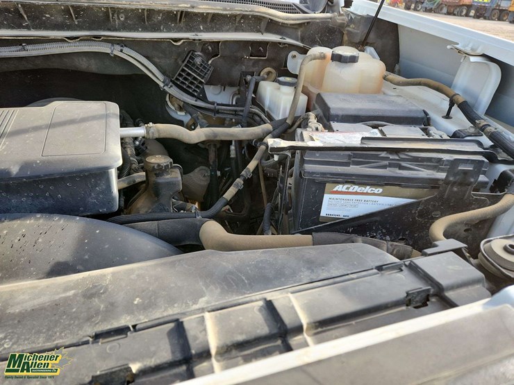 2020-chevrolet-silverado-2500hd-image-27