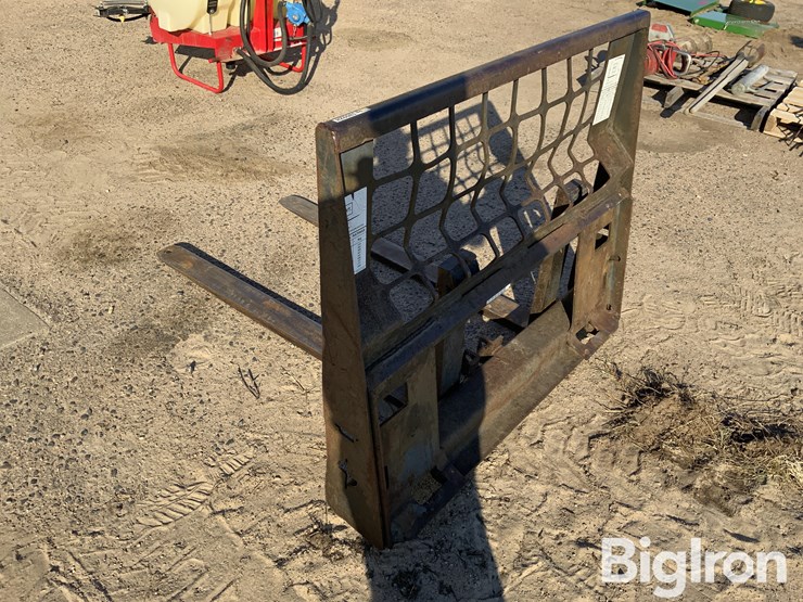 48”-rail-pallet-forks-image-6