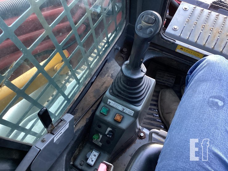 2016-takeuchi-tl8-image-16