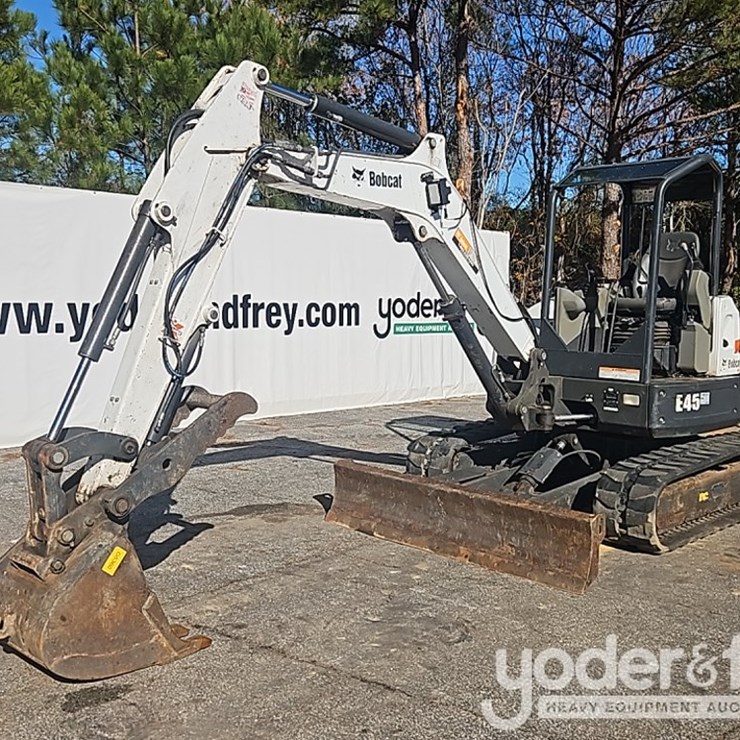 2017 BOBCAT E45