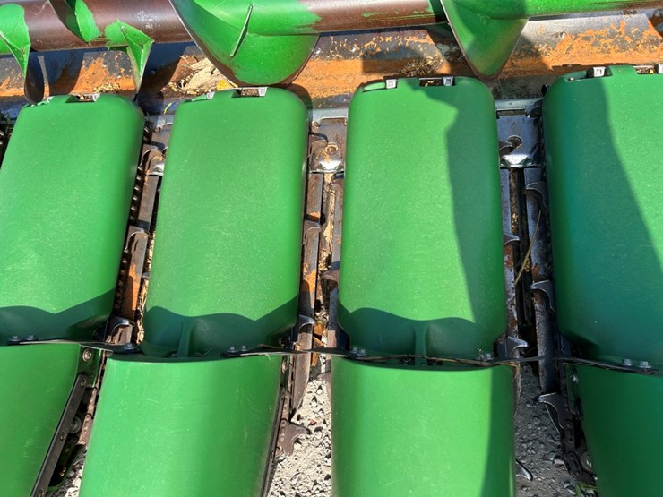 2021-john-deere-c18f-image-24