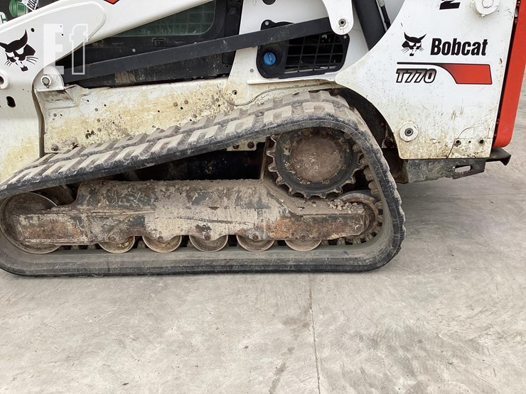 2020-bobcat-t770-image-11
