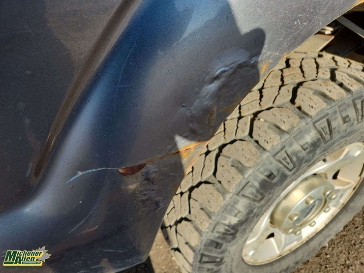 2011-ford-f250-image-38