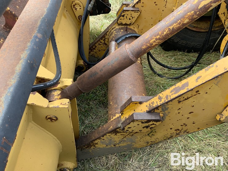 1977-caterpillar-910-image-17