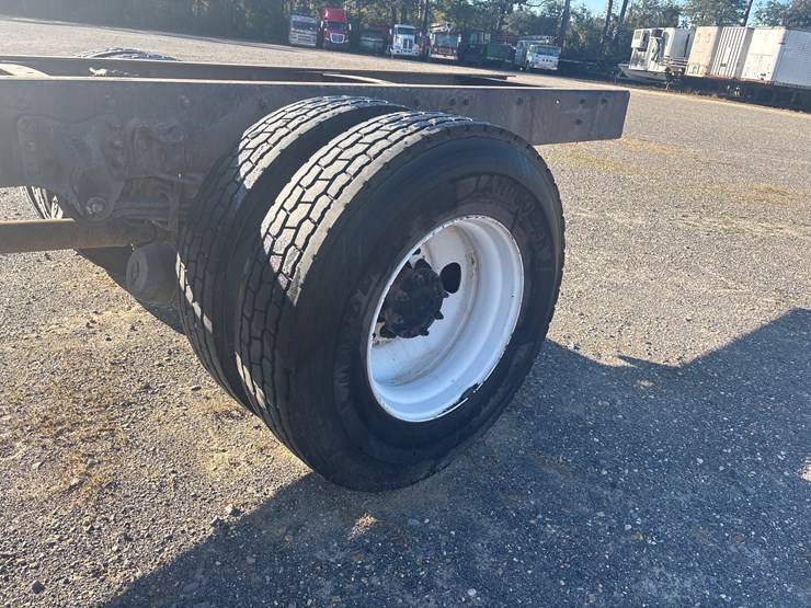 #24379-•-2019-freightliner-image-5