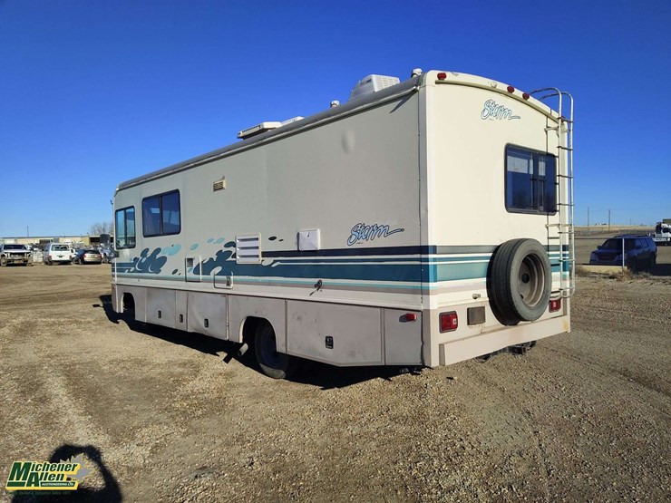 1996-chevrolet-p30-image-2