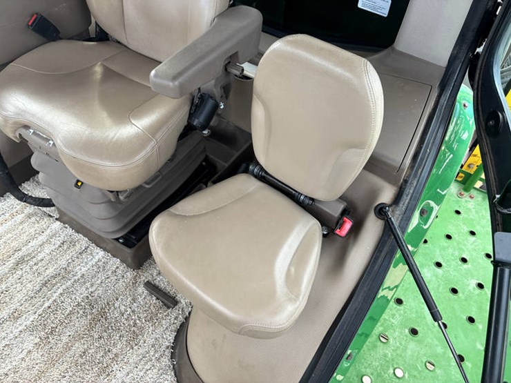 2014-john-deere-r4038-image-82