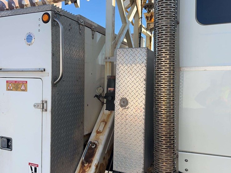 2012-international-7400-image-15