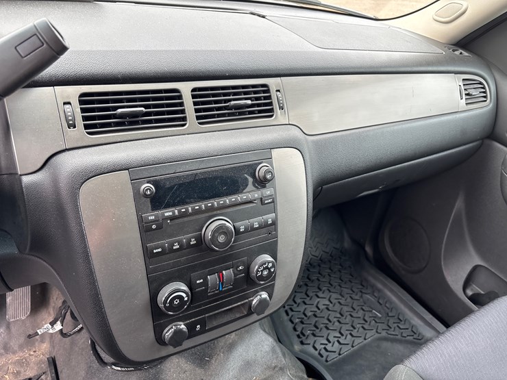 2014-chevrolet-tahoe-image-9