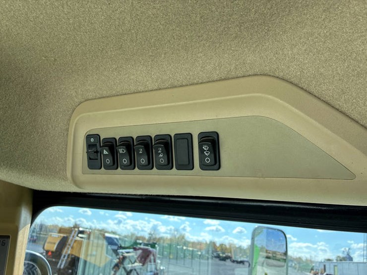 2009-john-deere-9770-sts-image-99