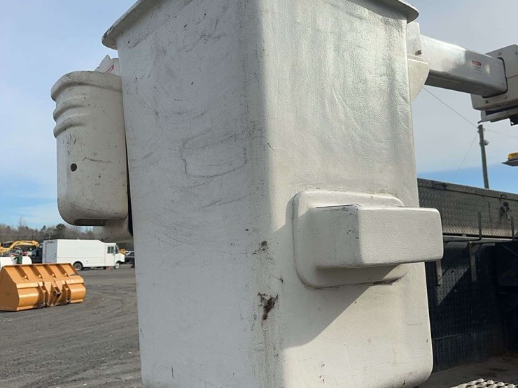 2017-international-durastar-4300-image-19