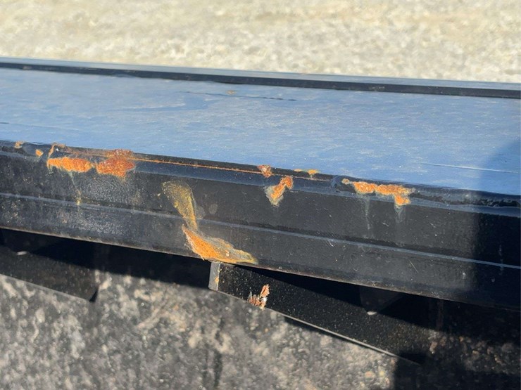 skid-steer-vibrating-screening-bucket-image-9