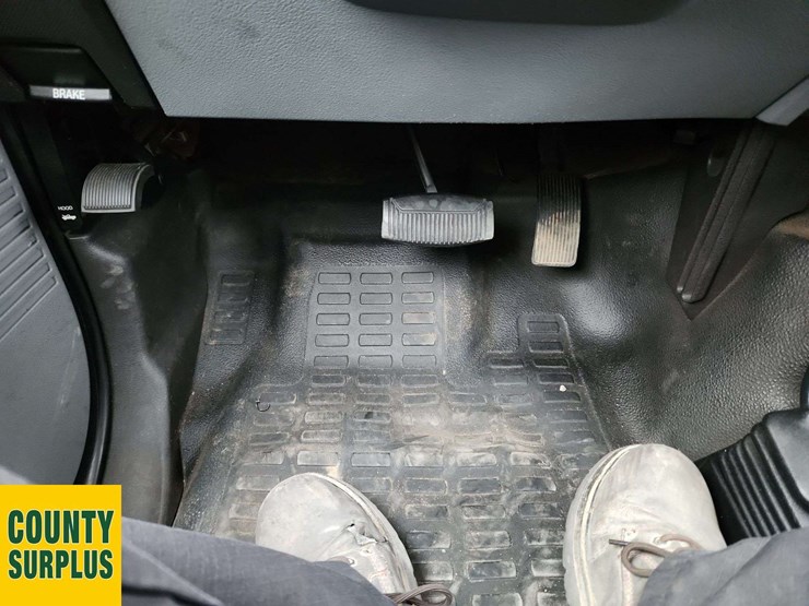 2011-ford-f550-image-15