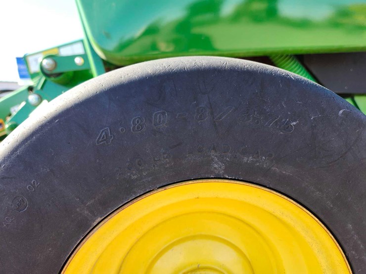 2023-john-deere-560m-image-21