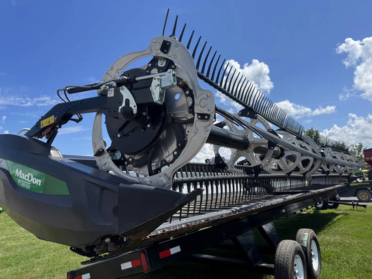 2023-mac-don-fd240-image-34