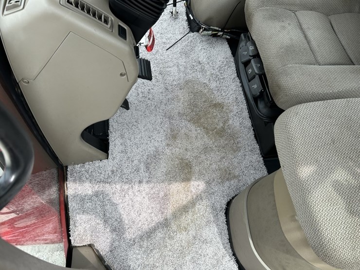 2014-case-ih-3200b-image-38