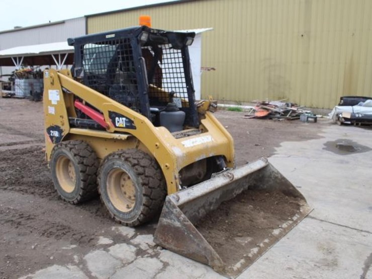 2013-caterpillar-216b-image-2