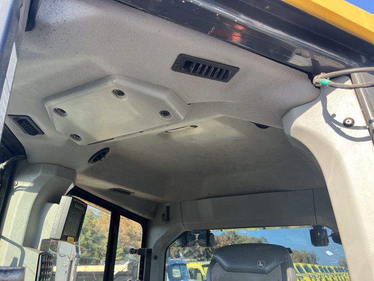 2021-deere-850l-wlt-image-17