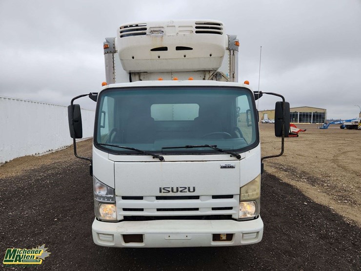 2009-isuzu-npr-image-8