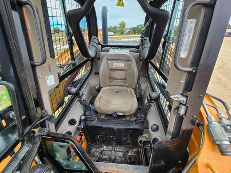 #3068-•-case-sr280-skid-loader-image-17