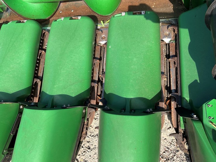 2021-john-deere-c18f-image-18