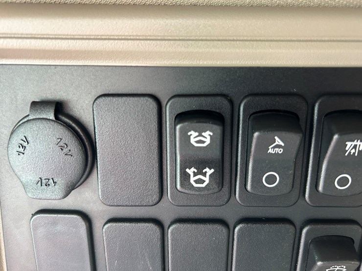 2019-case-ih-8250-image-50