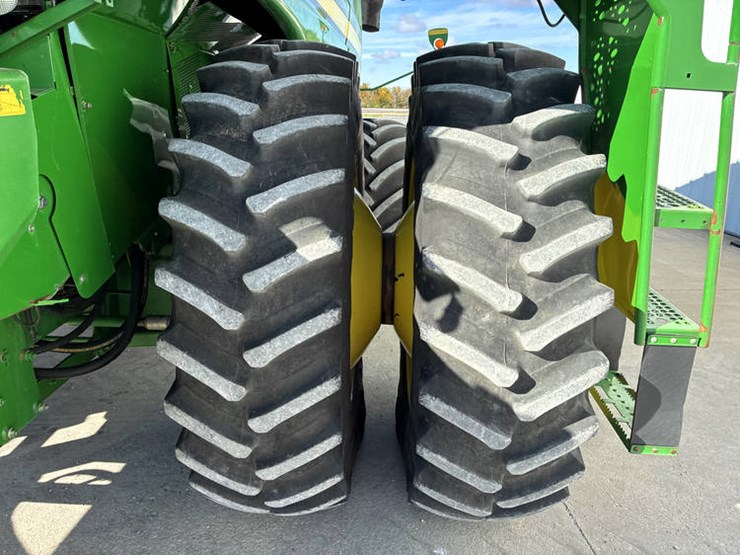 2009-john-deere-9770-sts-image-40
