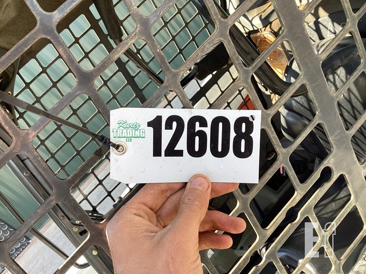 2013-bobcat-s550-image-20