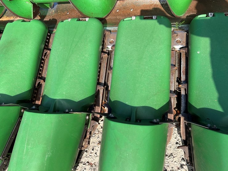 2021-john-deere-c18f-image-19