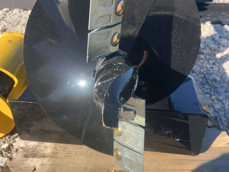 skid-steer-auger-image-3