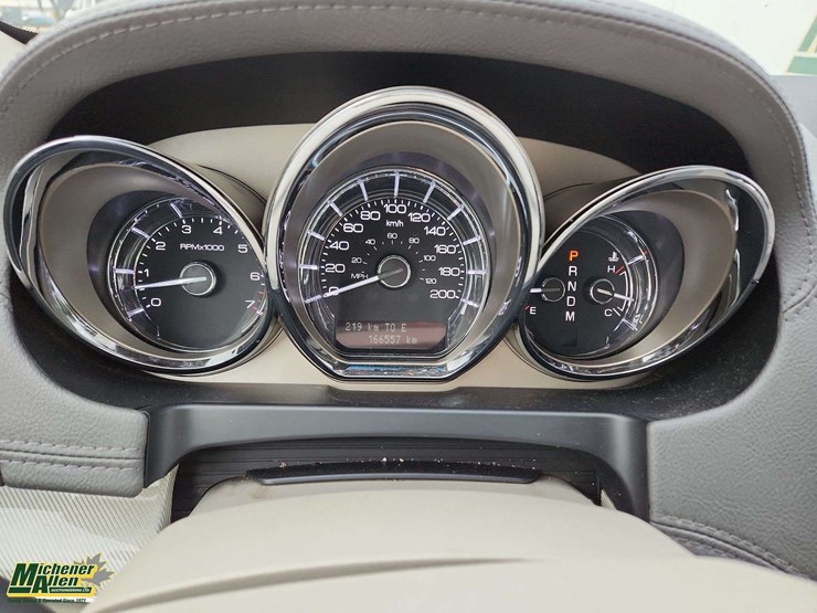 2012-lincoln-mkt-image-9