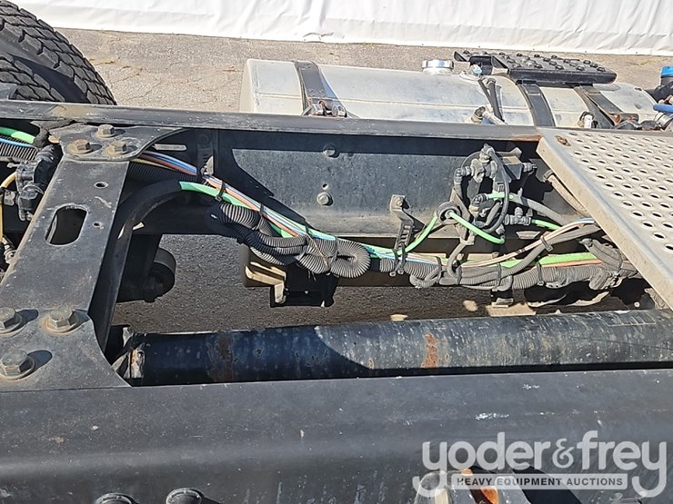 2017-international-8600-image-33