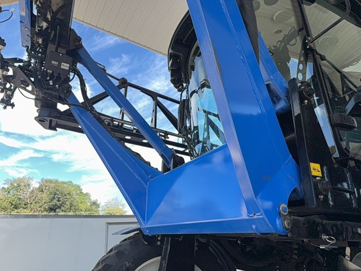 2023-new-holland-sp.310f-image-14