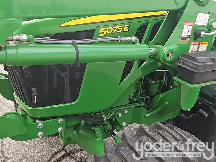 2019-john-deere-5075e-image-25