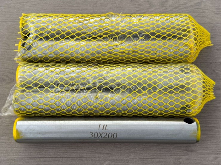 (5)-hl-30x200-universal-bucket-pins,-hardened-steel-image-1