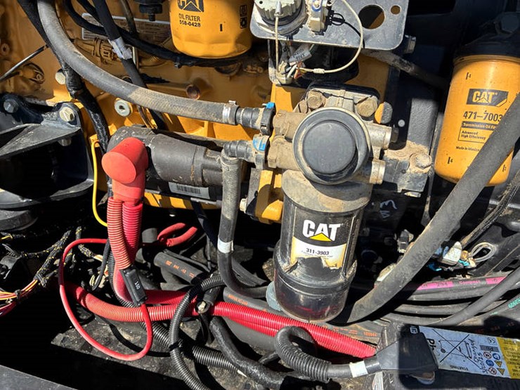 2015-caterpillar-tl943c-image-53