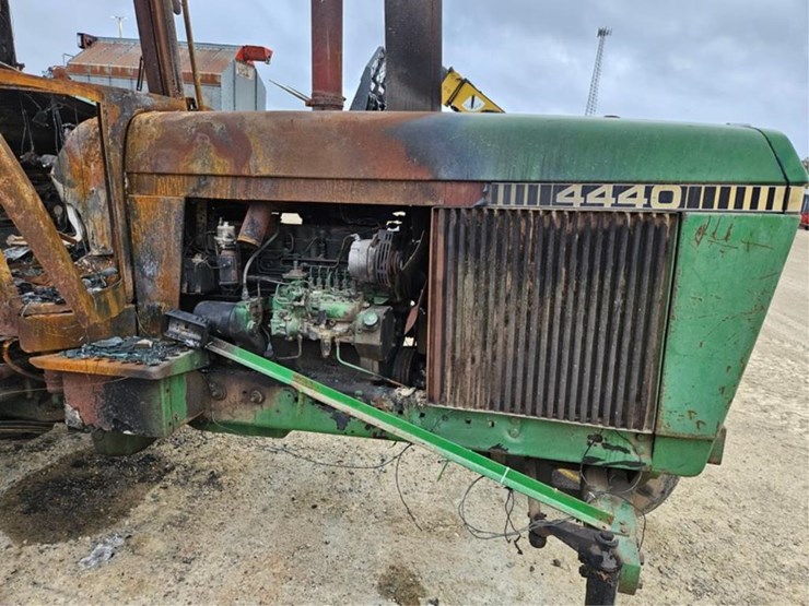 john-deere-4440-image-10