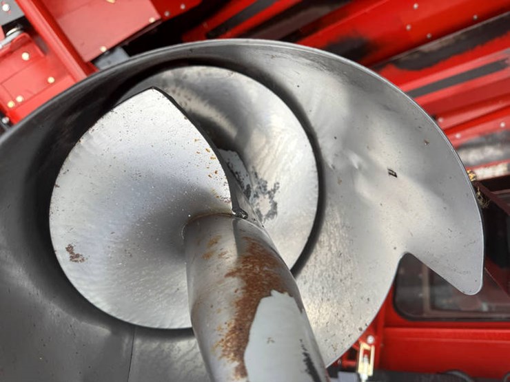 2023-case-ih-8250-image-50