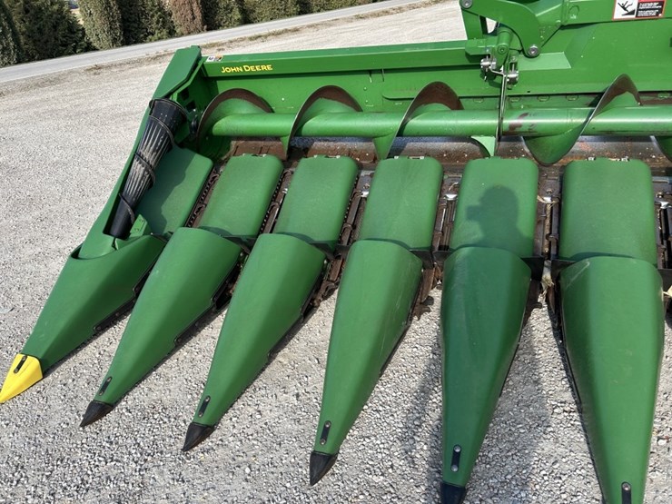 2021-john-deere-c18f-image-43