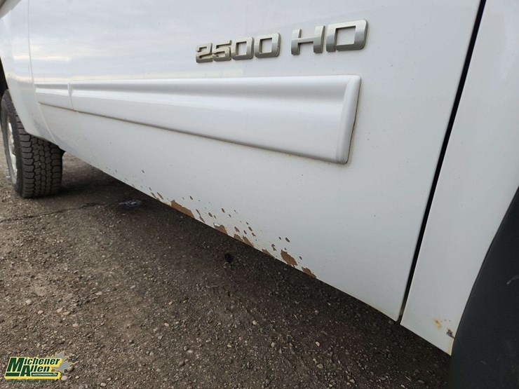 2013-gmc-sierra-2500hd-sle-image-40