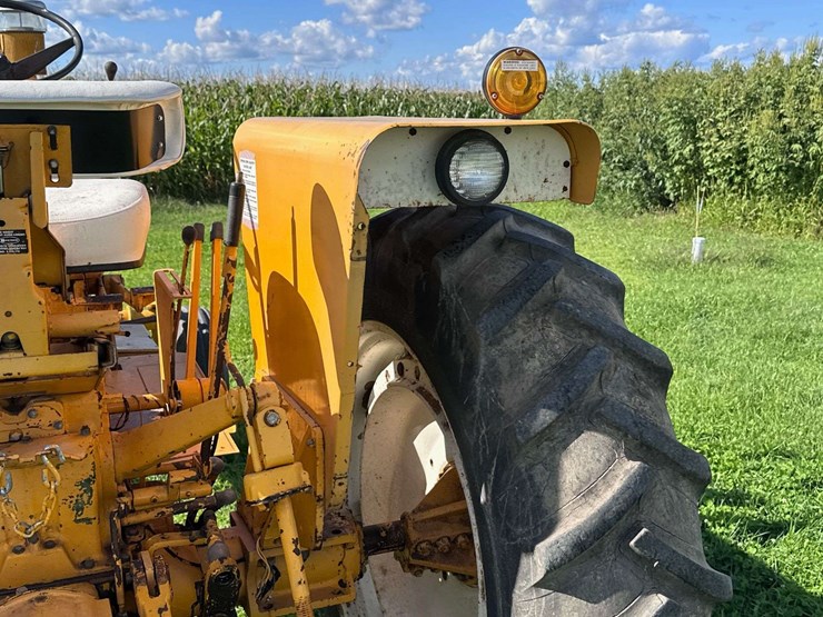 minneapolis-moline-g550-image-30