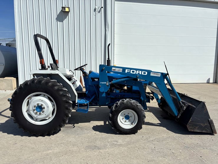 new-holland-2120-image-4